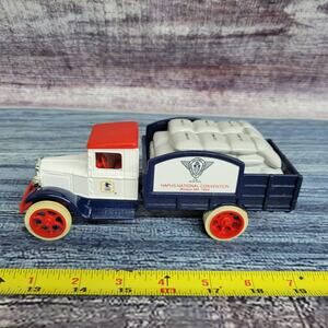 Vtg 1995 Ertl Diecast 1931 Hawkeye U.S mail delivery truck bank red, white, blue